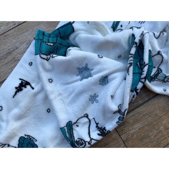 CHRISTMAS Peanuts “Snoopy Puffy Jacket” Soft Plush Throw Blanket Collection - Picture 5 of 5